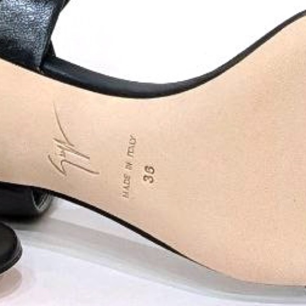 New in Box Giuseppe Zanotti Strappy Heels Size 6 Deep Navy - Picture 10 of 11